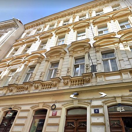 City Center Apartments Прага Экстерьер фото
